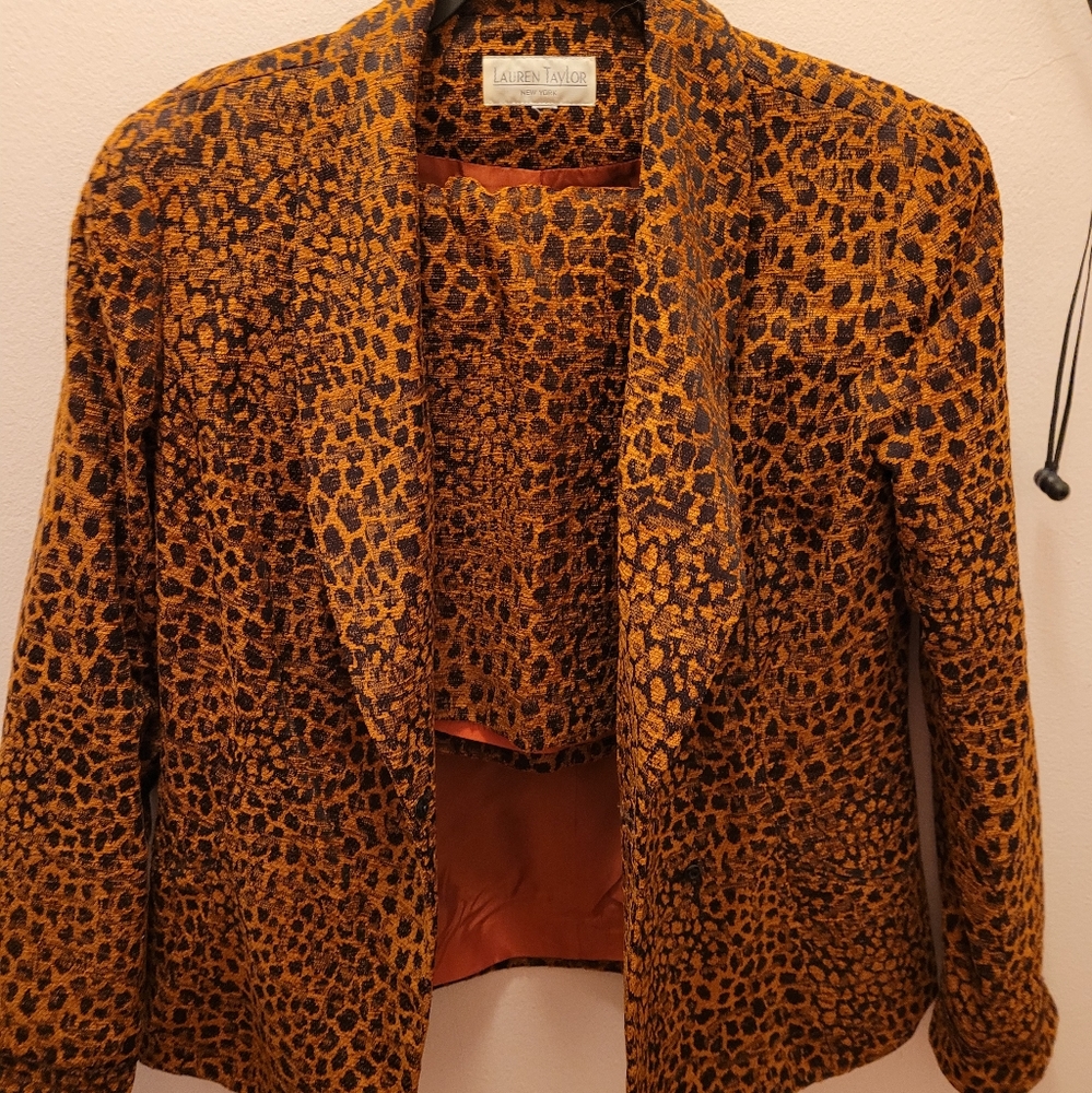 Ladies Suit with a skirt